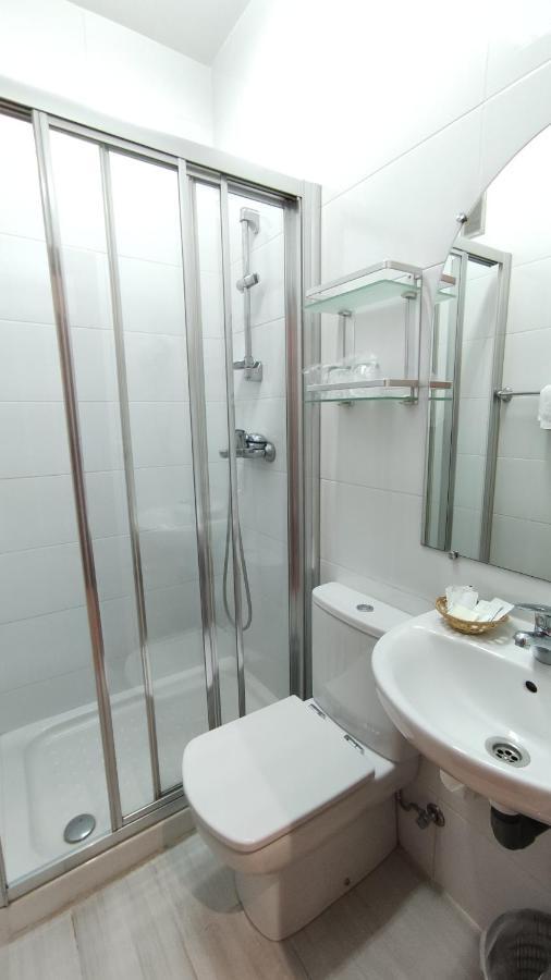Hostal Aliste Madrid Exterior foto