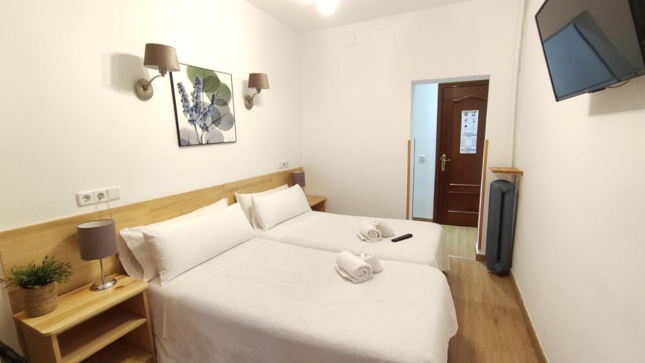 Hostal Aliste Madrid Exterior foto