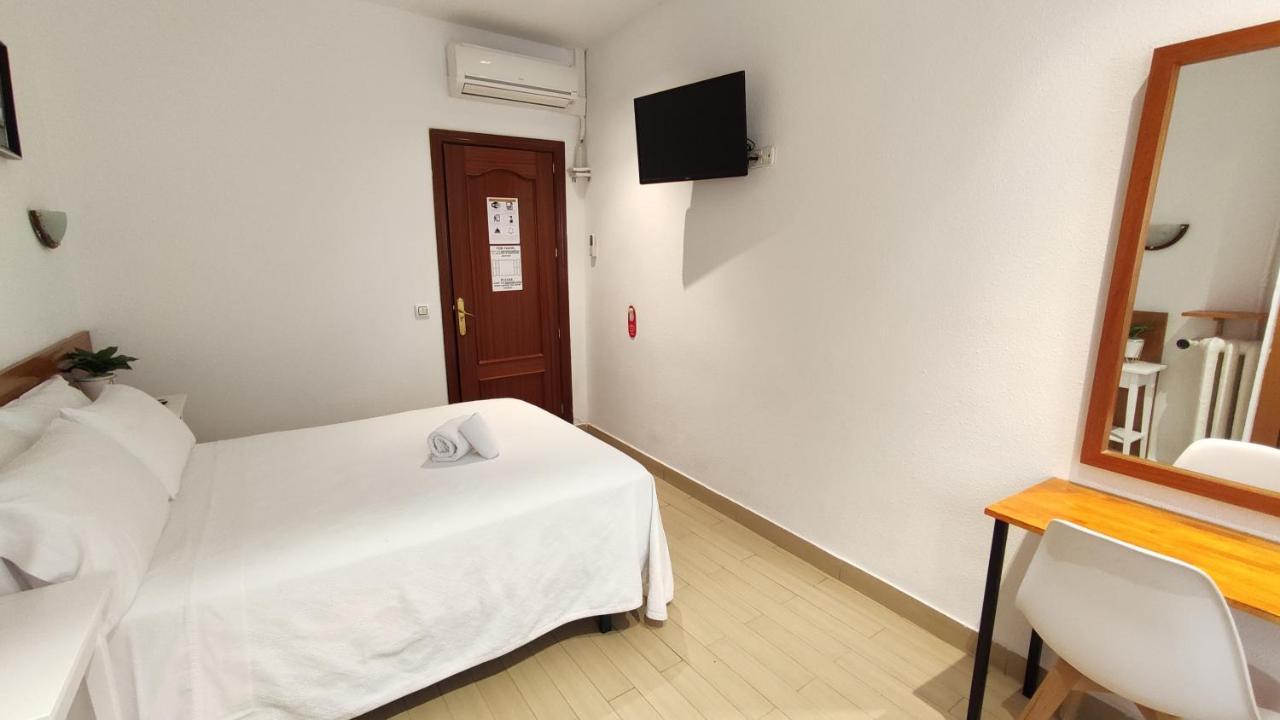 Hostal Aliste Madrid Exterior foto