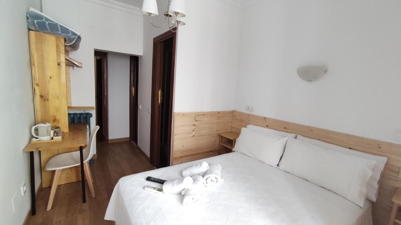 Hostal Aliste Madrid Exterior foto