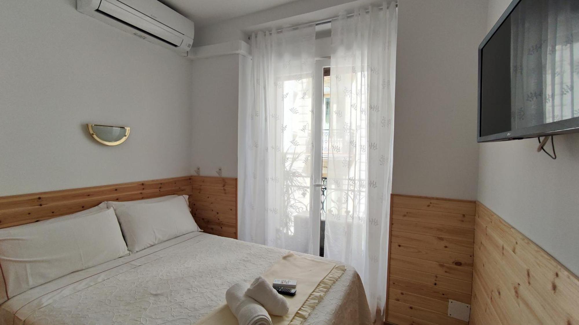 Hostal Aliste Madrid Exterior foto